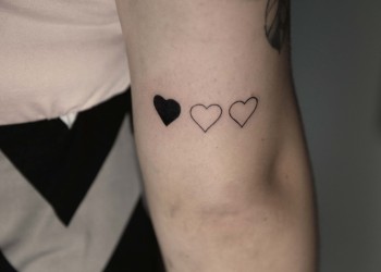 sibling-arm-tattoo-heart-sisters-woman