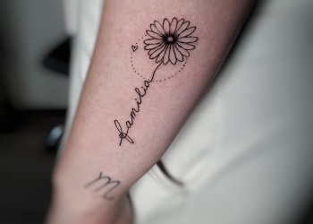 woman-arm-tattoo-family-flower-