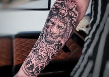 Loewe-barock-statue-lion-tattoo